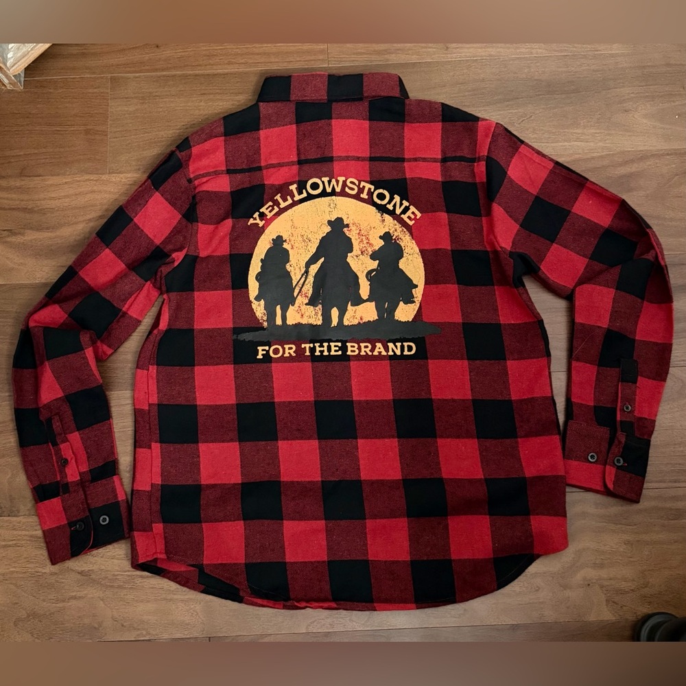 🔥🔥🔥Yellowstone Red and Black Plaid flannel ladies Shirt M